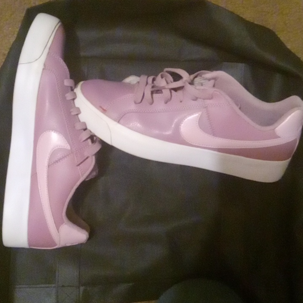 Woman's Nike size 10